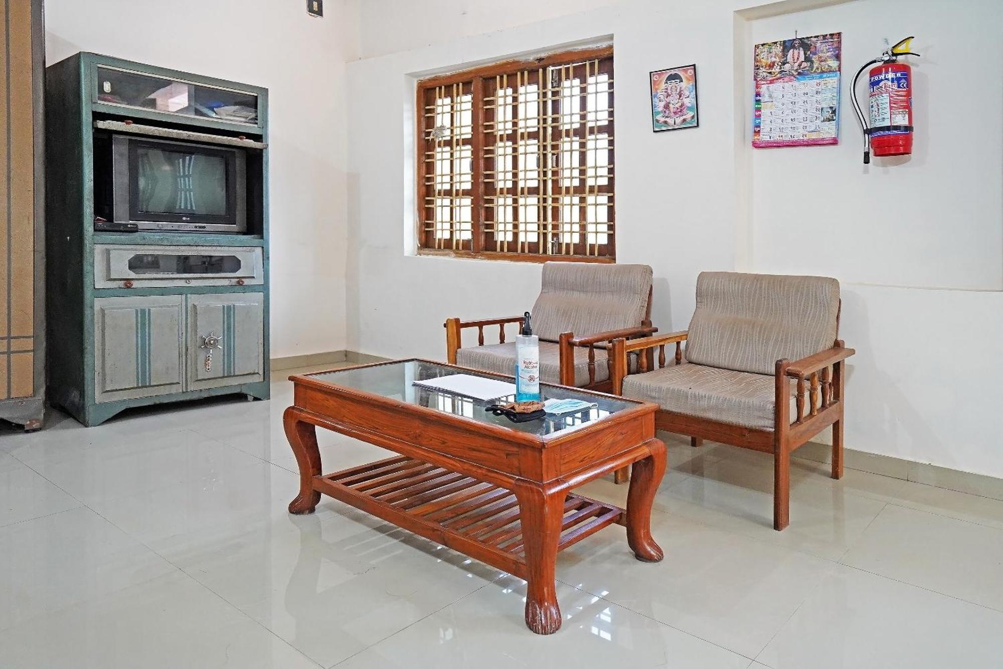 Oyo Home Unity Home Stay Rajpipla Exterior photo