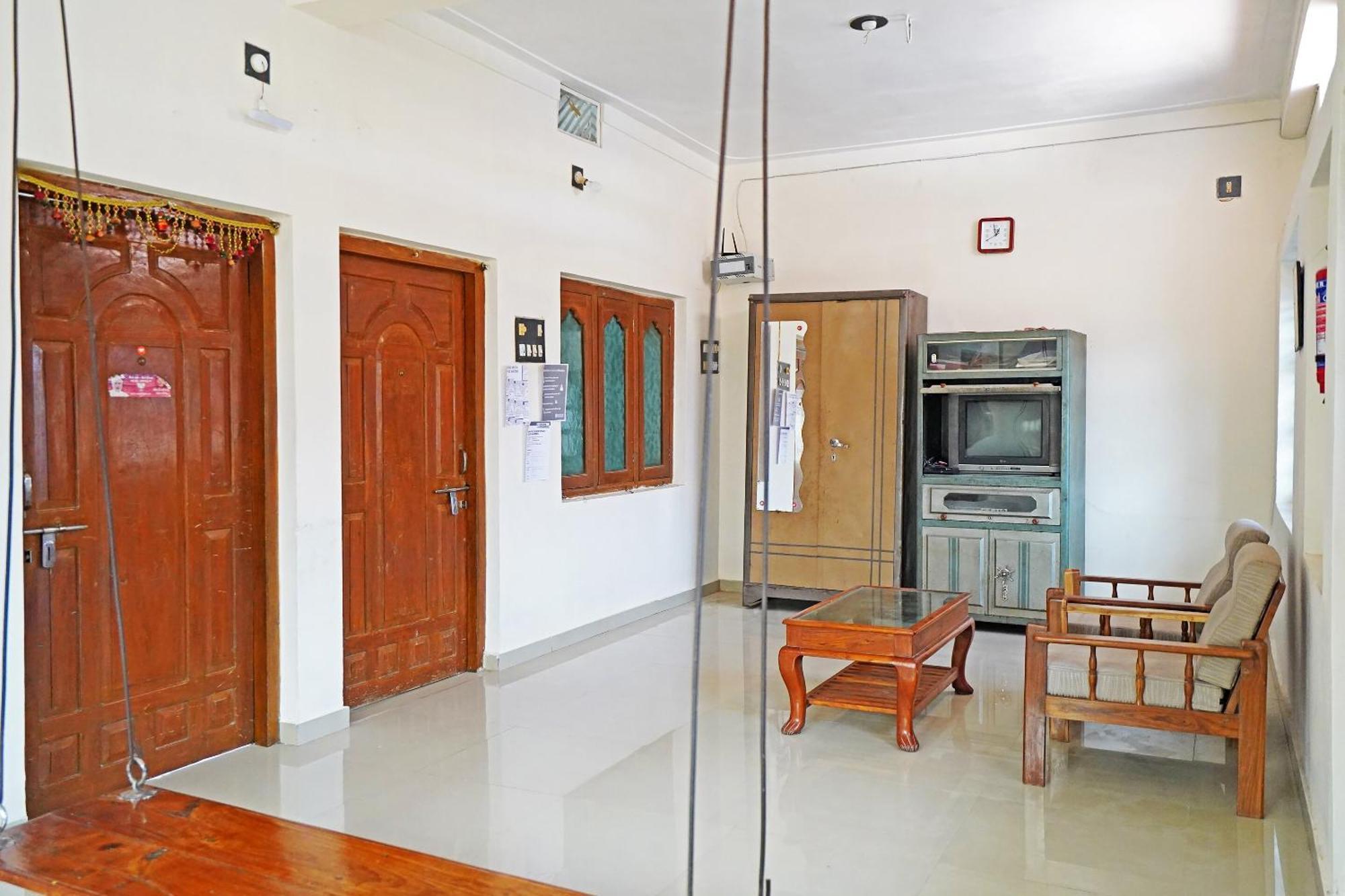 Oyo Home Unity Home Stay Rajpipla Exterior photo